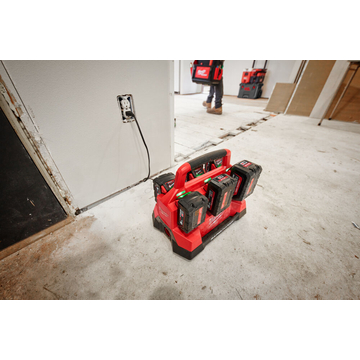 Milwaukee M18PC6 6-BAY PACKOUT COMP. CHARGER